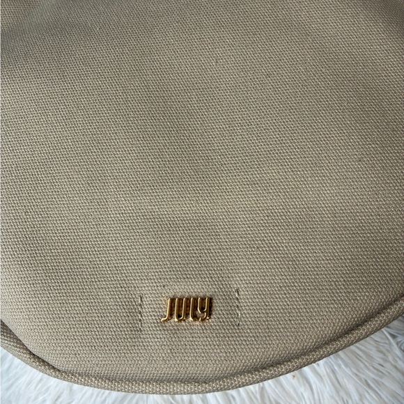 JULY Everyday Crescent Bag 🤍 - Picture 4 of 16